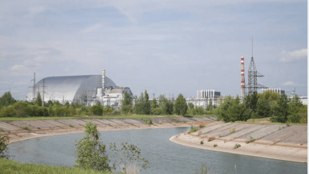 Černobyl - jaderná elektrárna a sarkofág