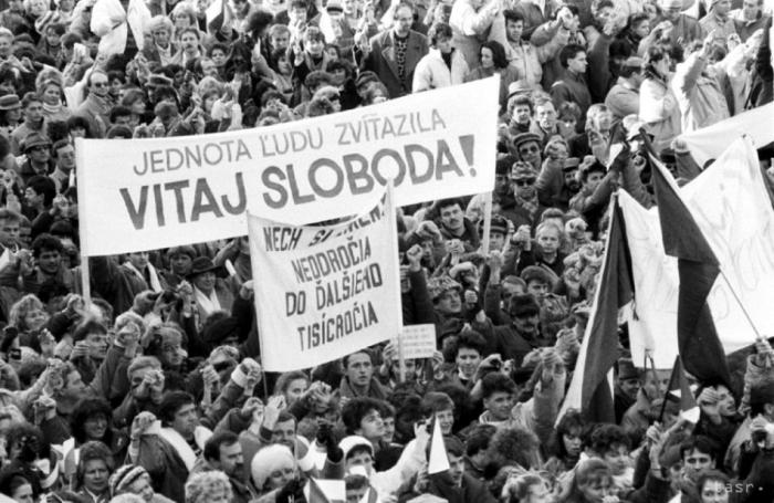 Demonstrace 17. listopadu 1989 na Slovensku.