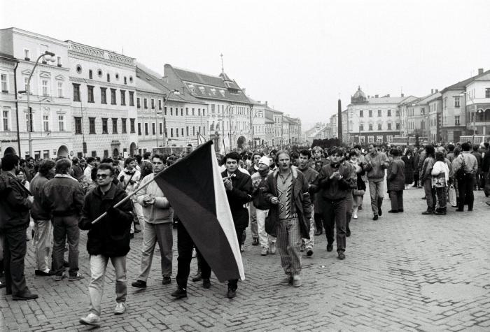 Protestní akce na Slovensku v listopadu 1989.